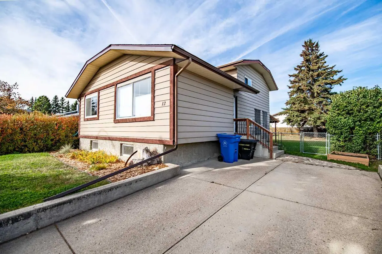 12 Opal Close 