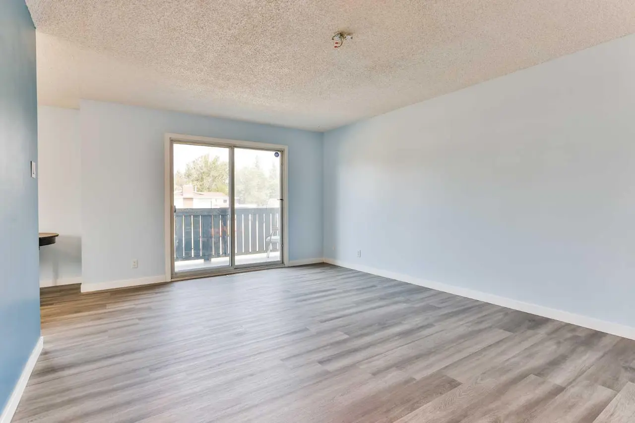 150 McGill Boulevard W