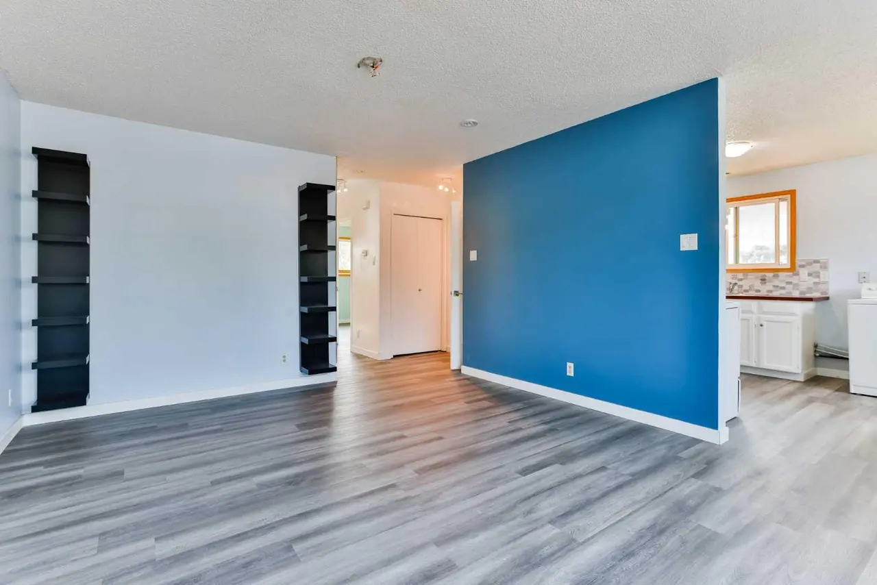 150 McGill Boulevard W