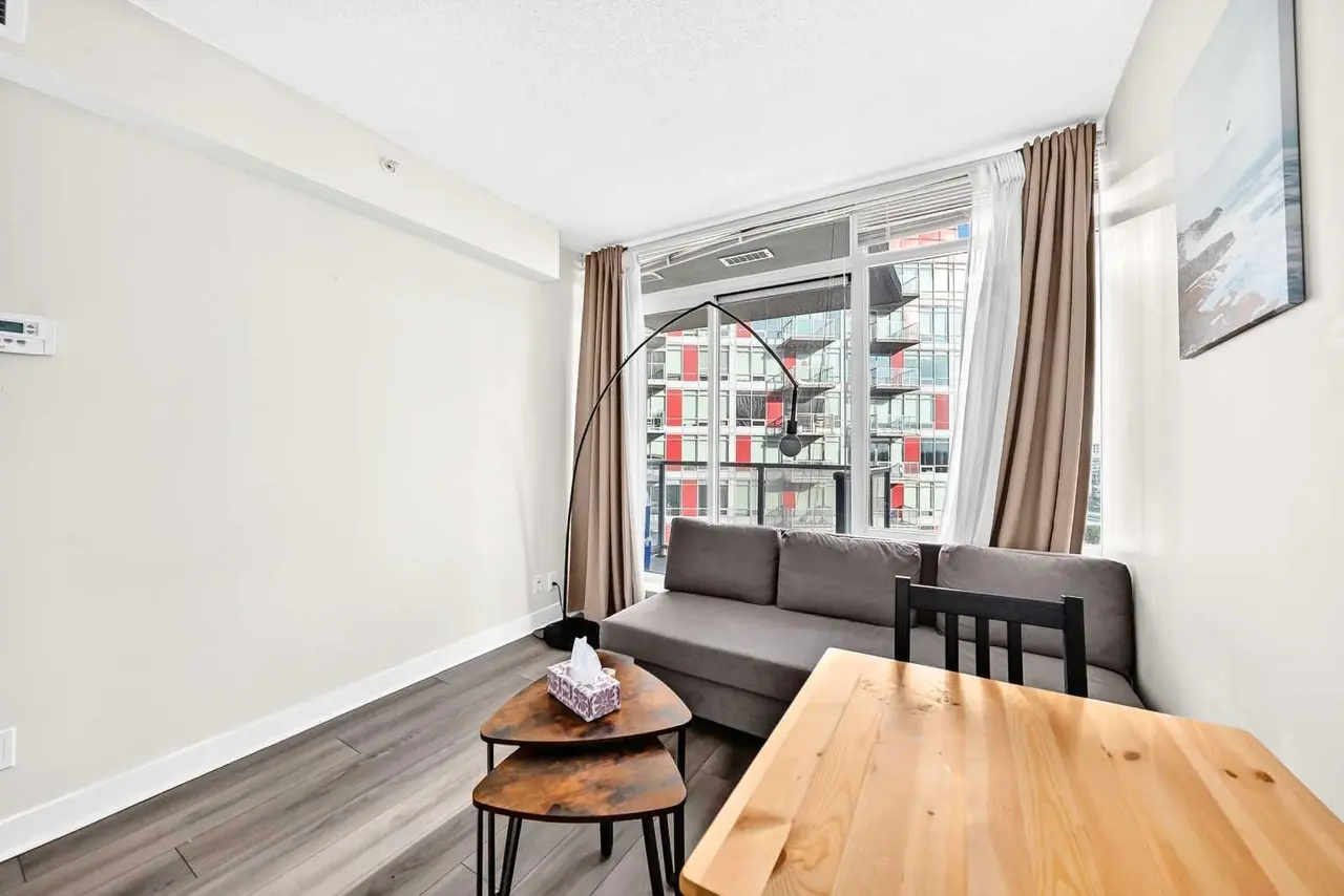 905, 30 Brentwood Common NW