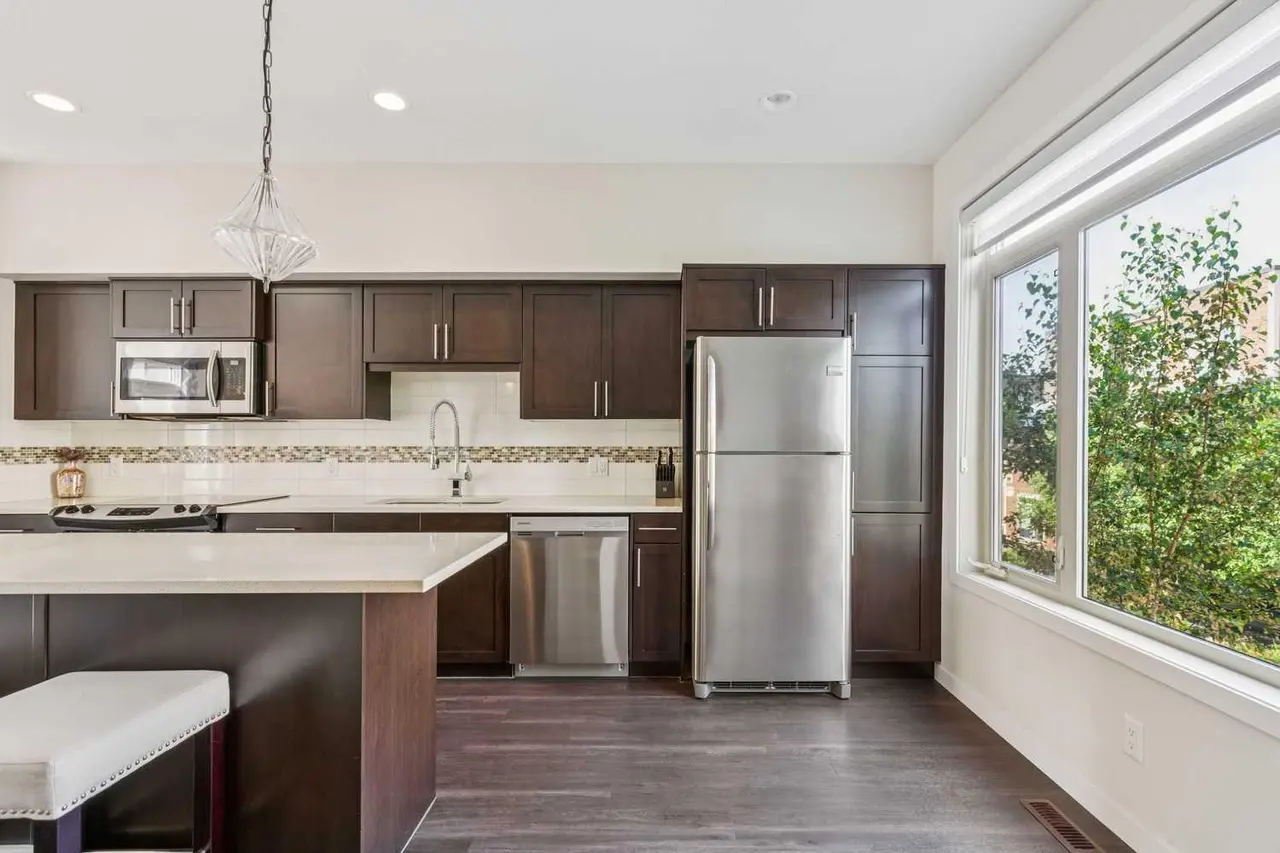 16 Westpark Common SW