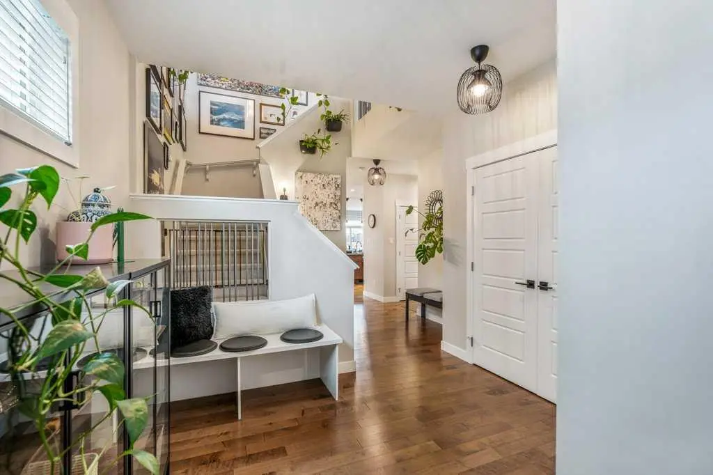 855 Miners Boulevard W