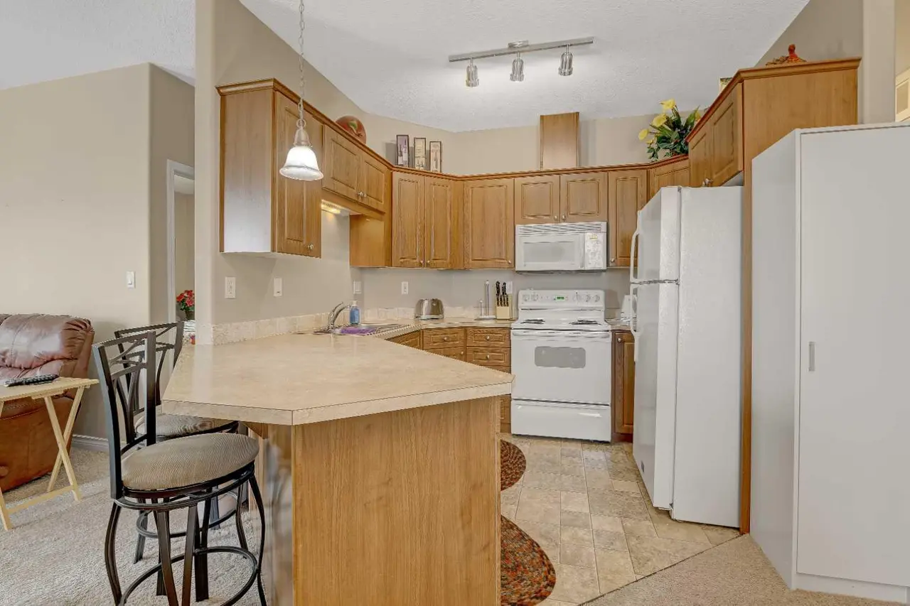 202, 9221 Lakeland Drive 
