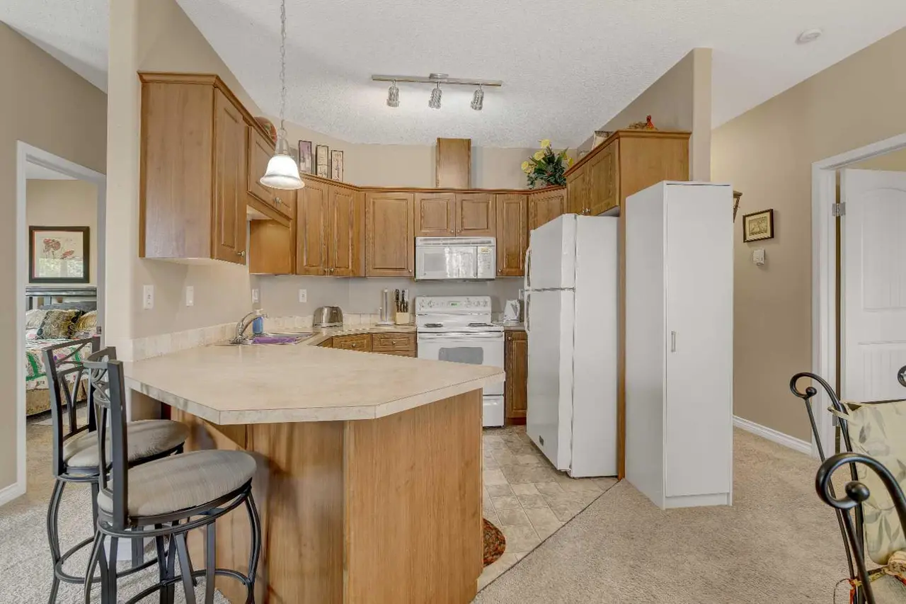 202, 9221 Lakeland Drive 