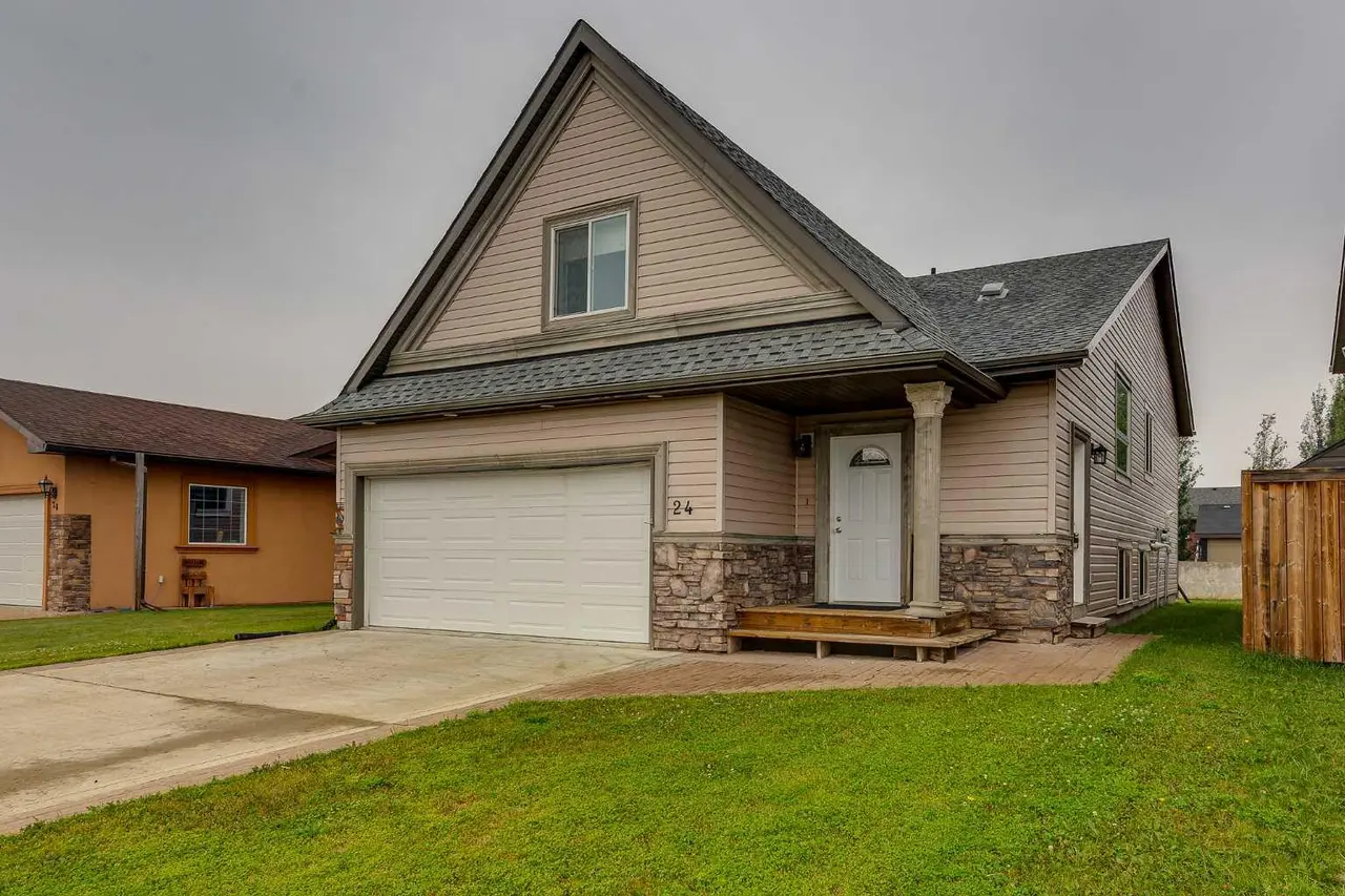 24 Mackenzie Crescent 
