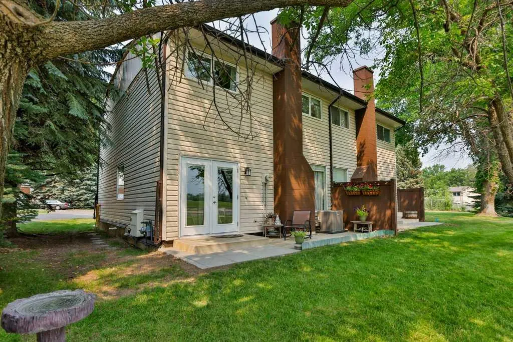8, 29 Brock Place W