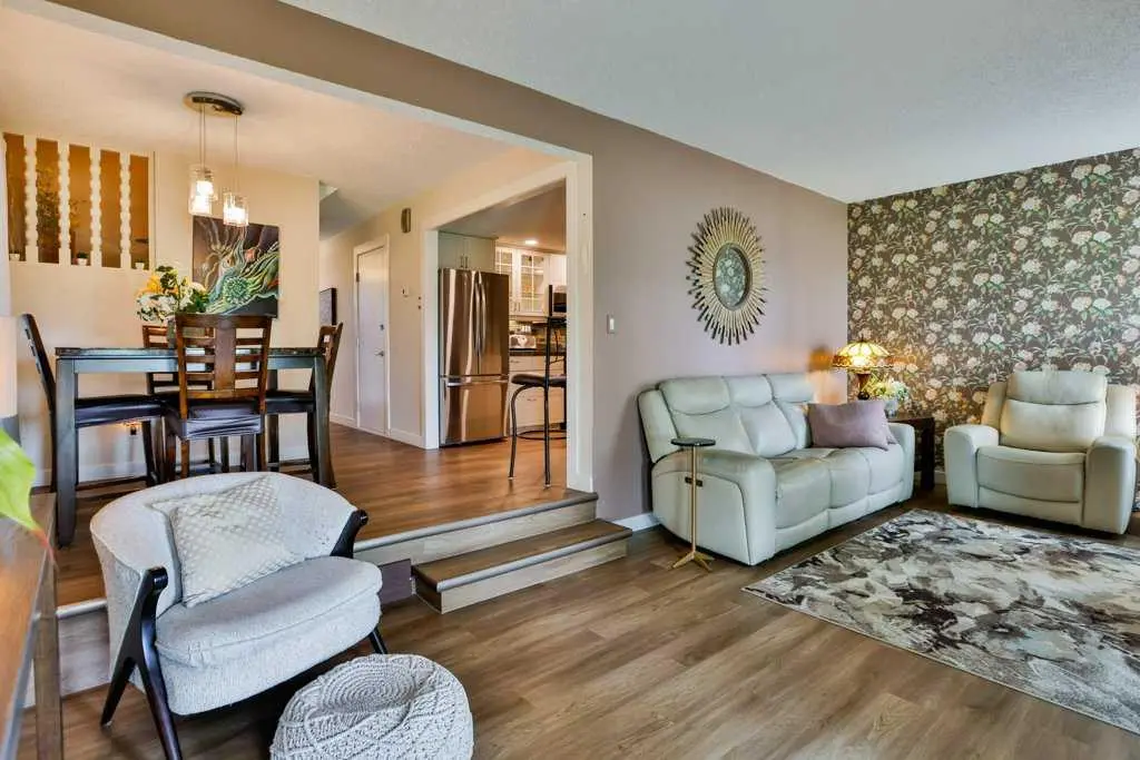 8, 29 Brock Place W