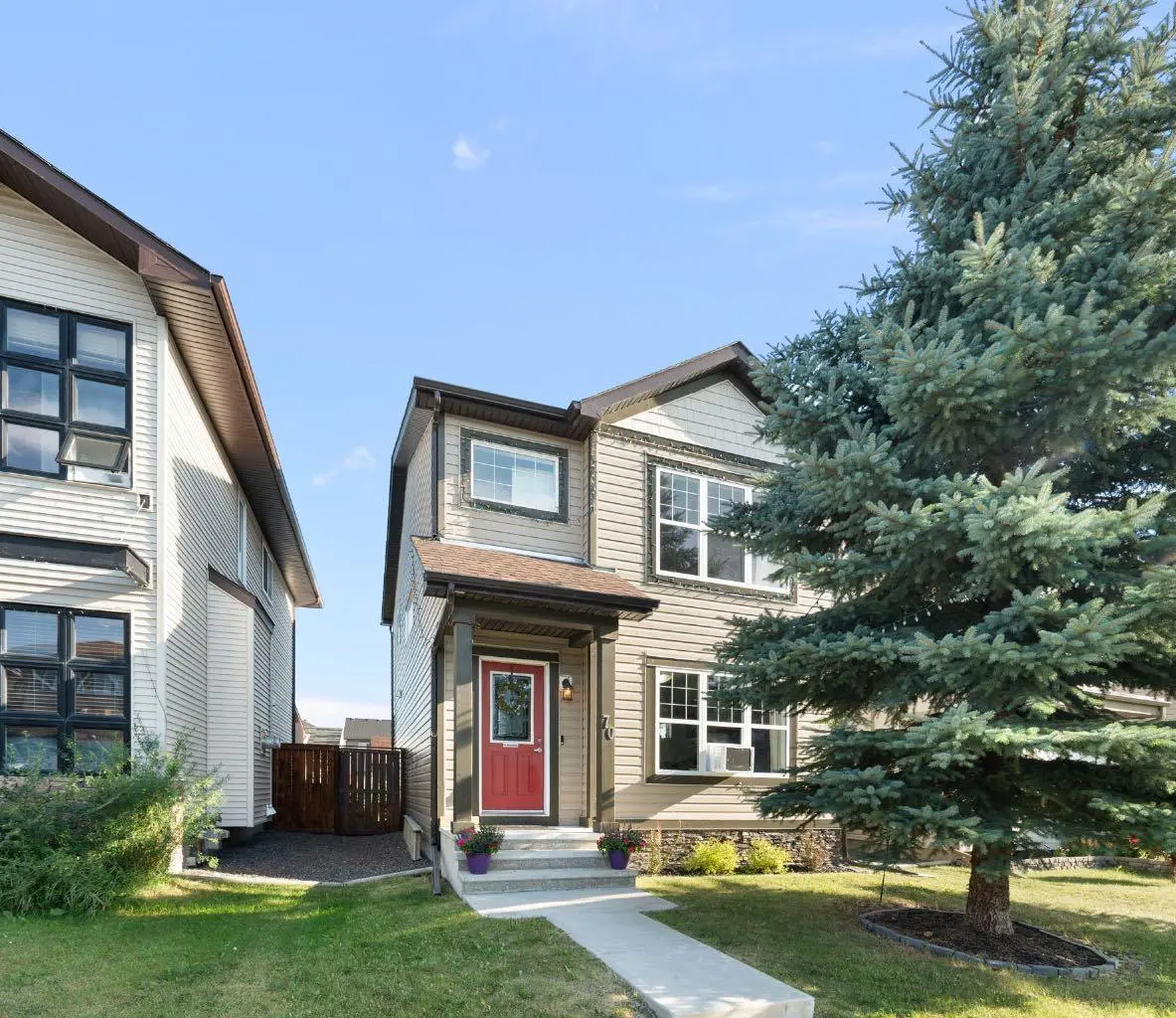 70 Walden Manor SE