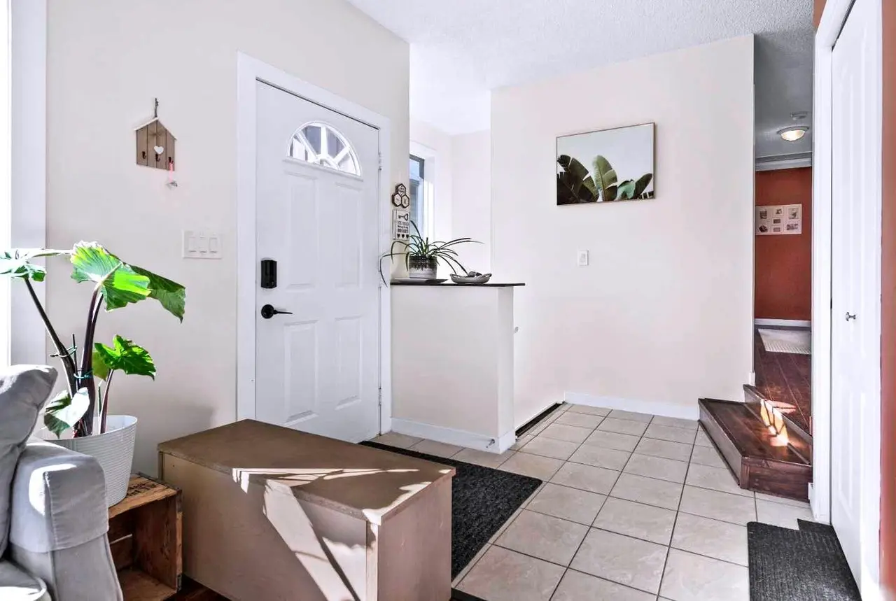 66 Elston Place SE