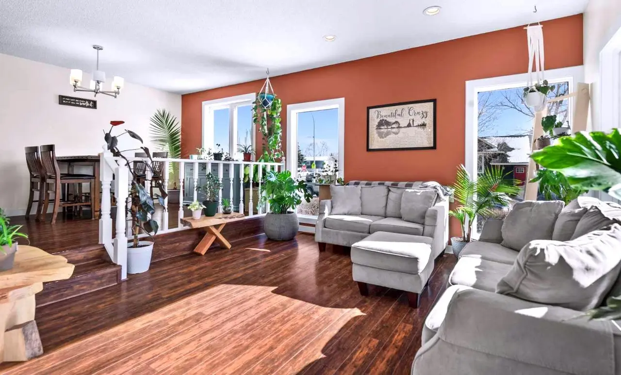 66 Elston Place SE