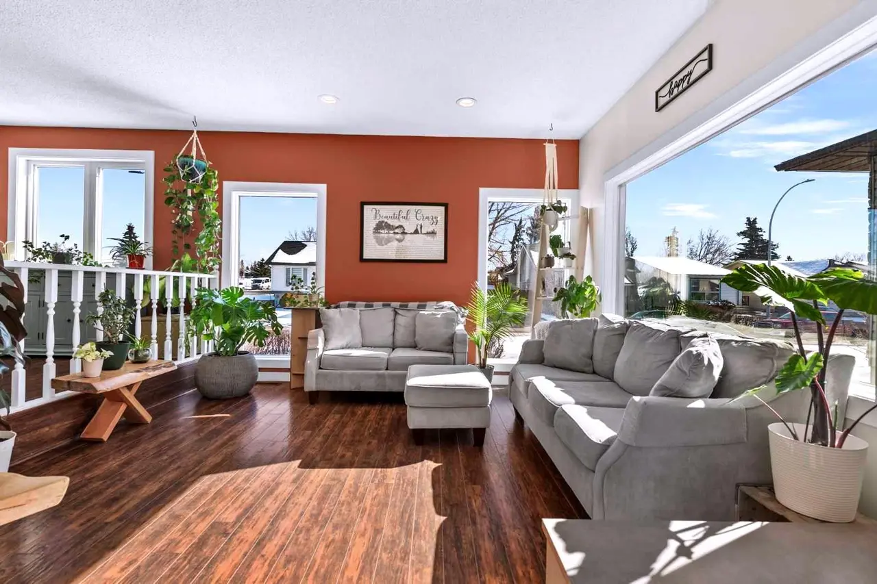 66 Elston Place SE