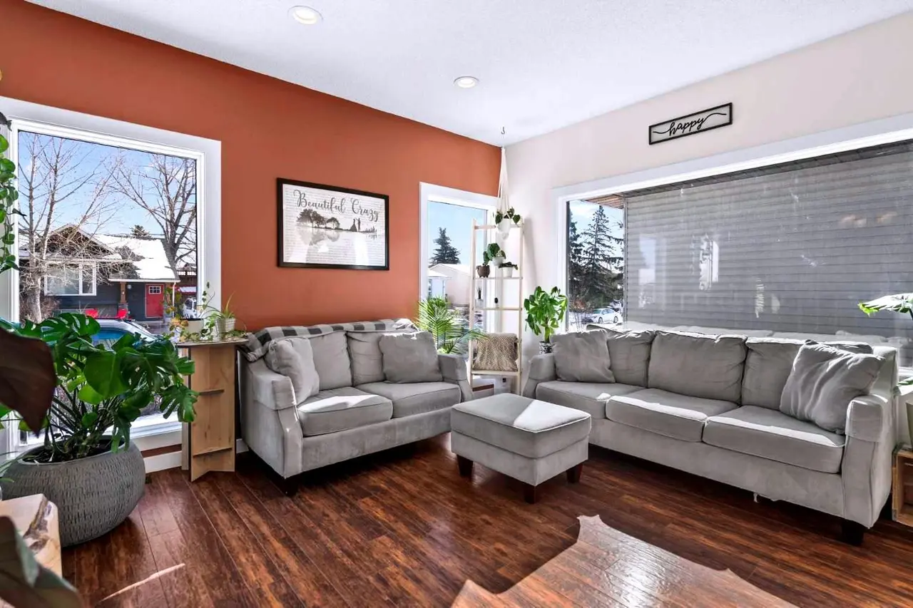 66 Elston Place SE