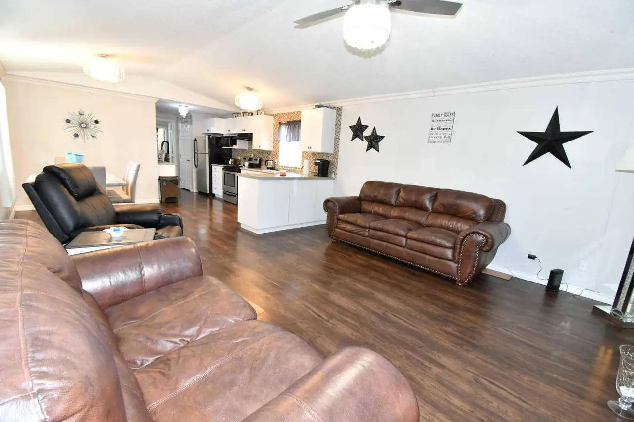 53 Maple Drive W