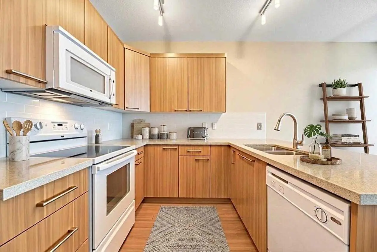 131, 300 Marina Drive 