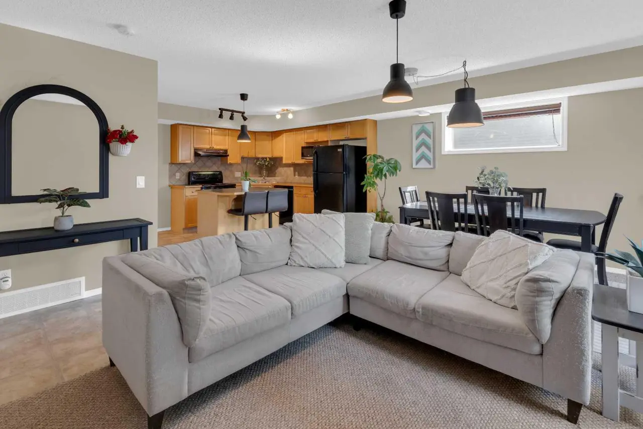 411, 140 Sagewood Boulevard SW