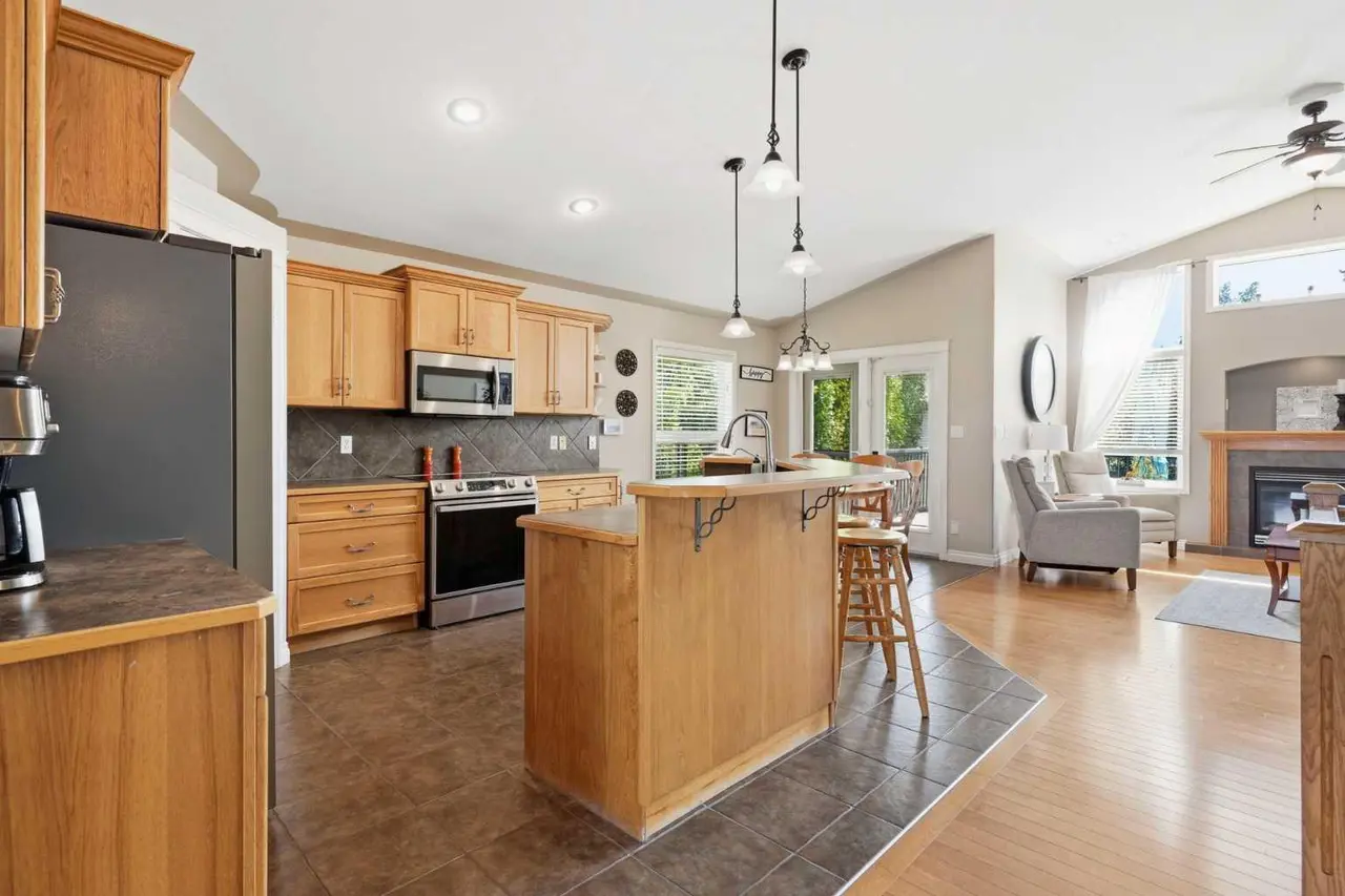 926 Ramage Crescent 