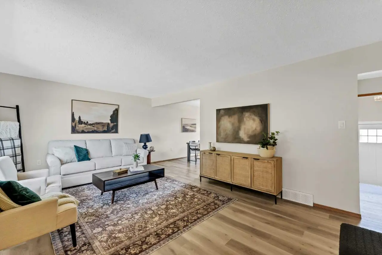 2169 Hawke Crescent NE