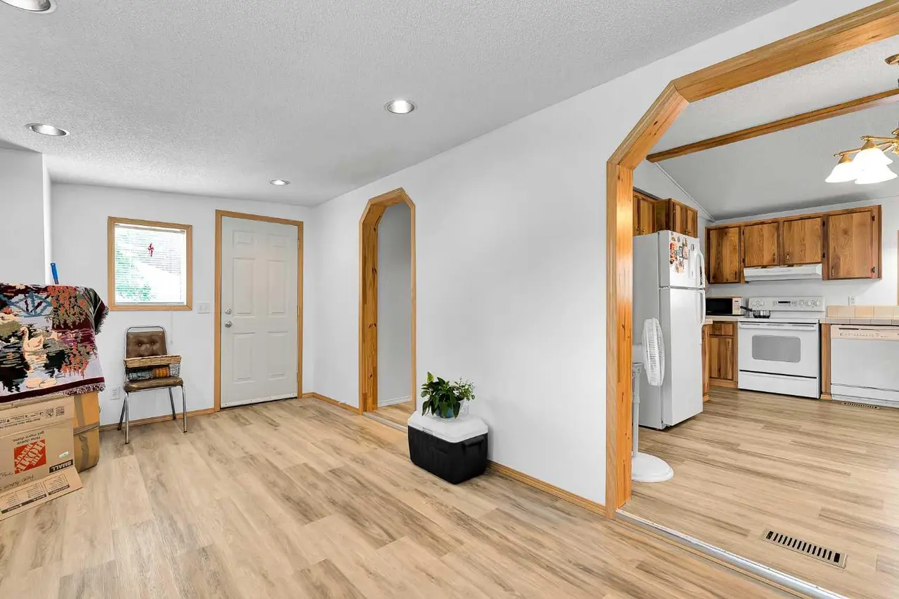 3123 Burroughs Manor NE