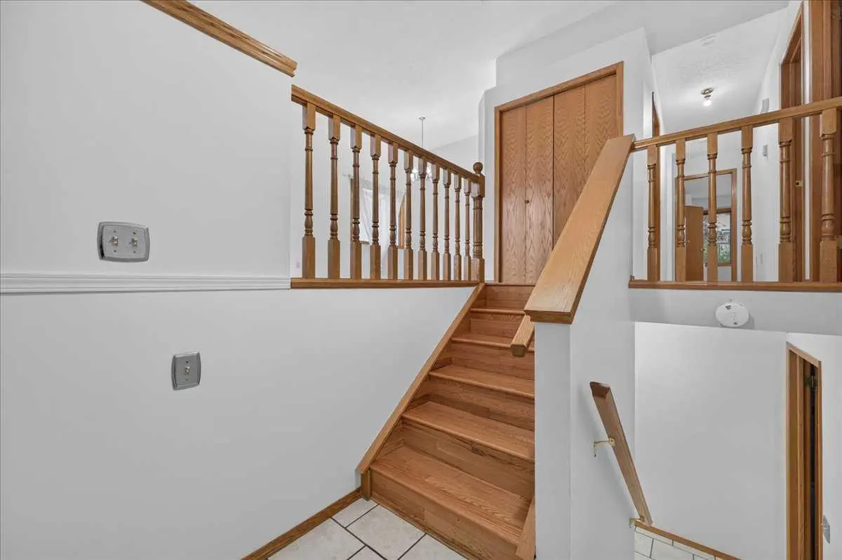 273 Sandarac Drive NW