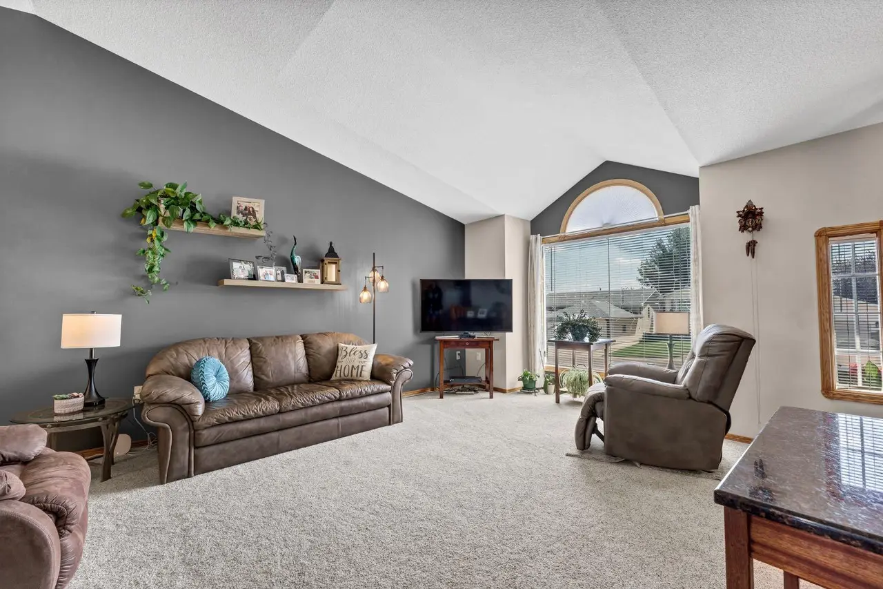 78 Rundle Road SE
