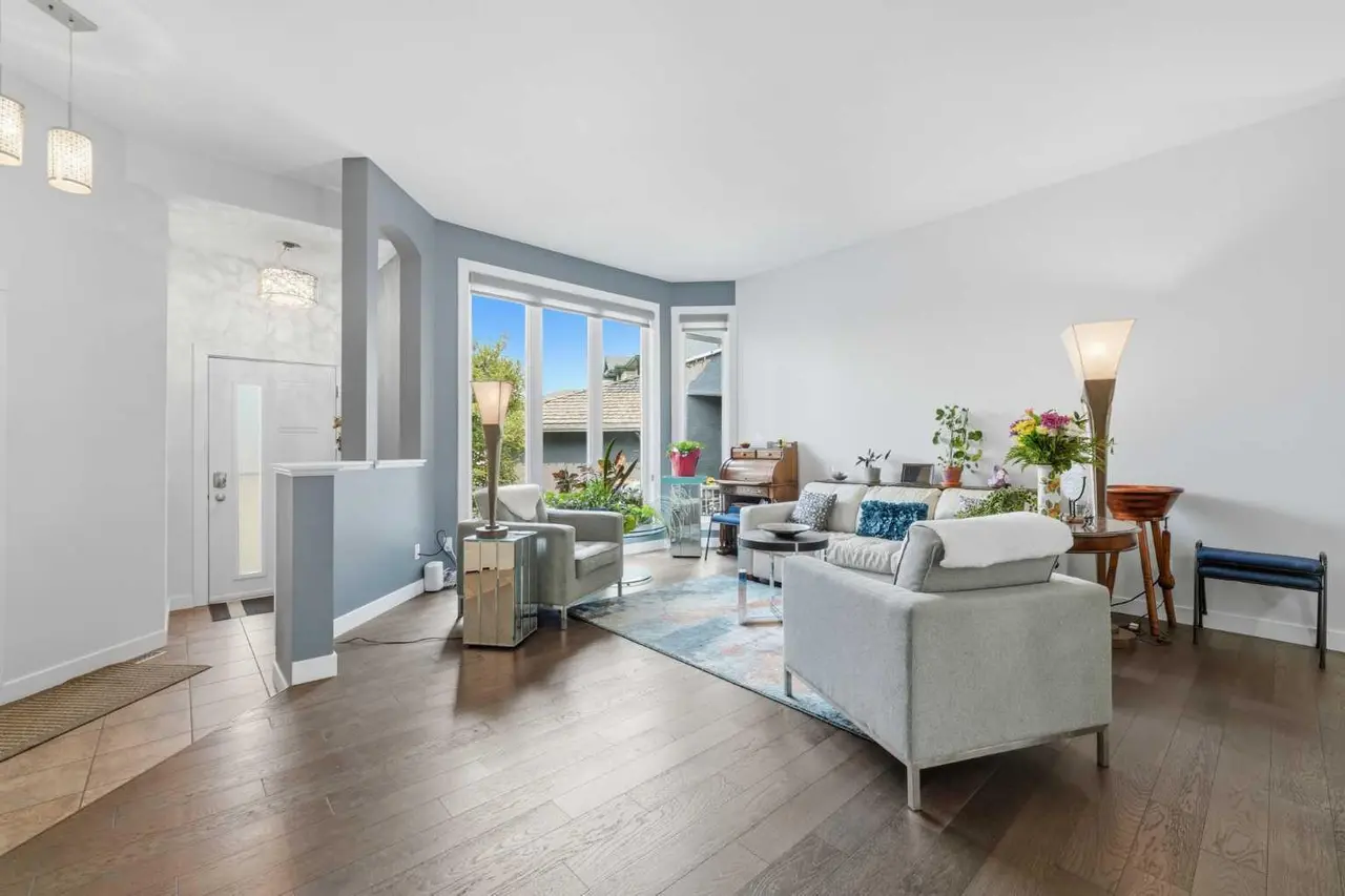 427 Douglas Ridge Mews SE