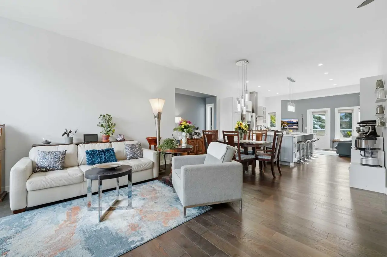 427 Douglas Ridge Mews SE