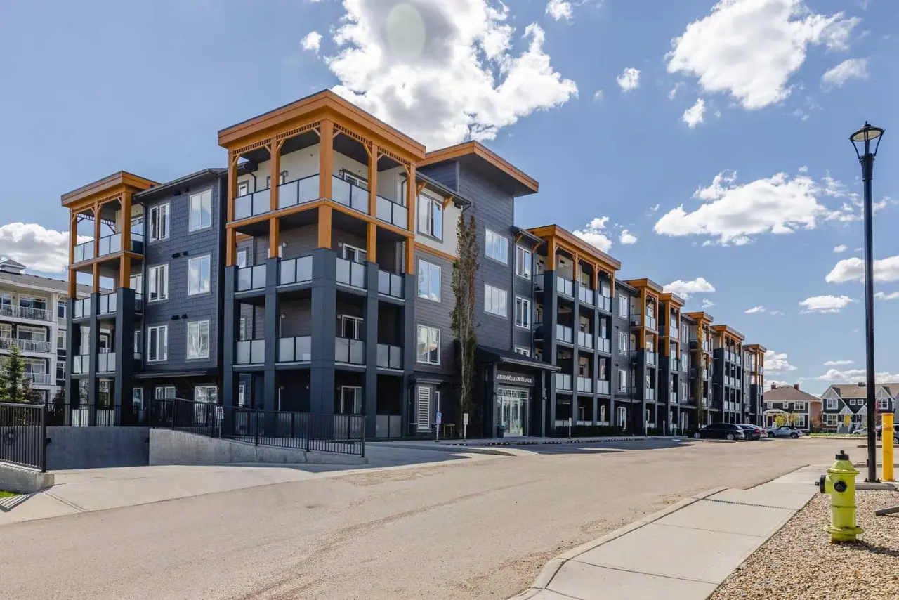 315, 100 Auburn Meadows Manor SE