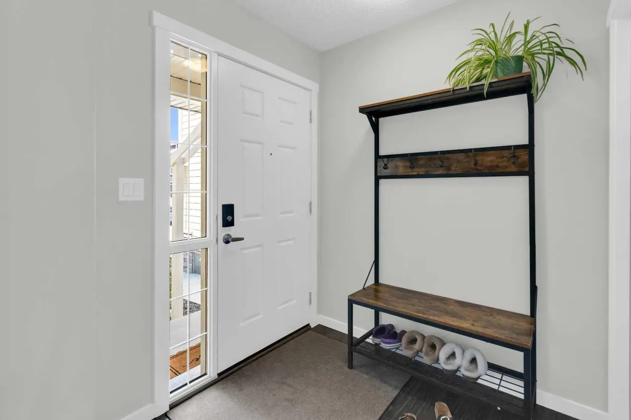 802, 2400 Ravenswood View SE