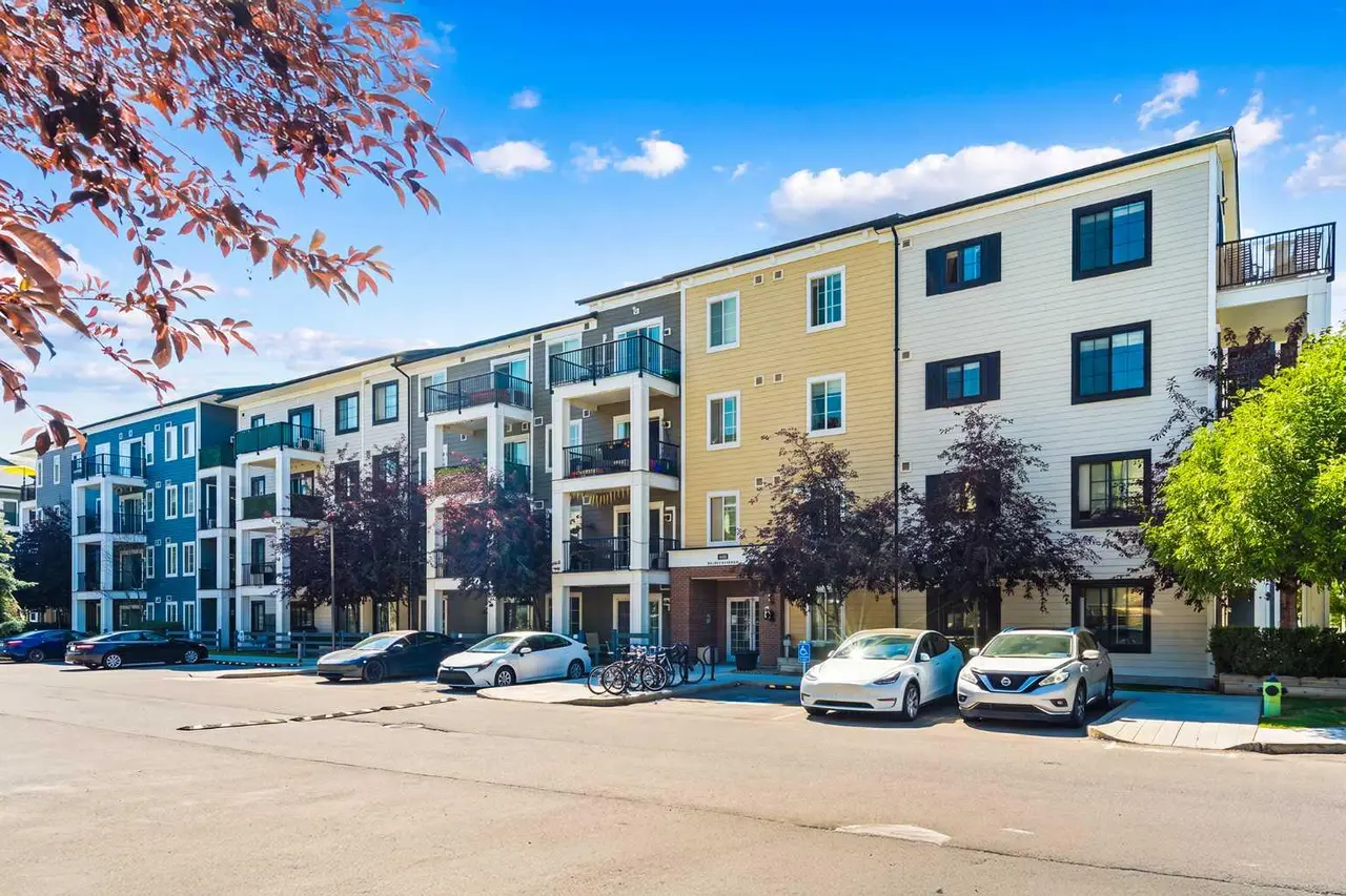 3417, 215 Legacy Boulevard SE