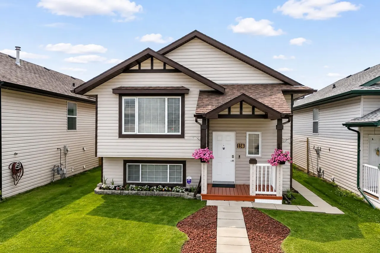 138 Lanterman Close 