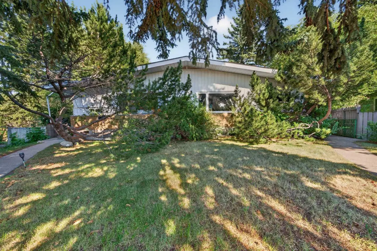 14 Rosetree Crescent NW