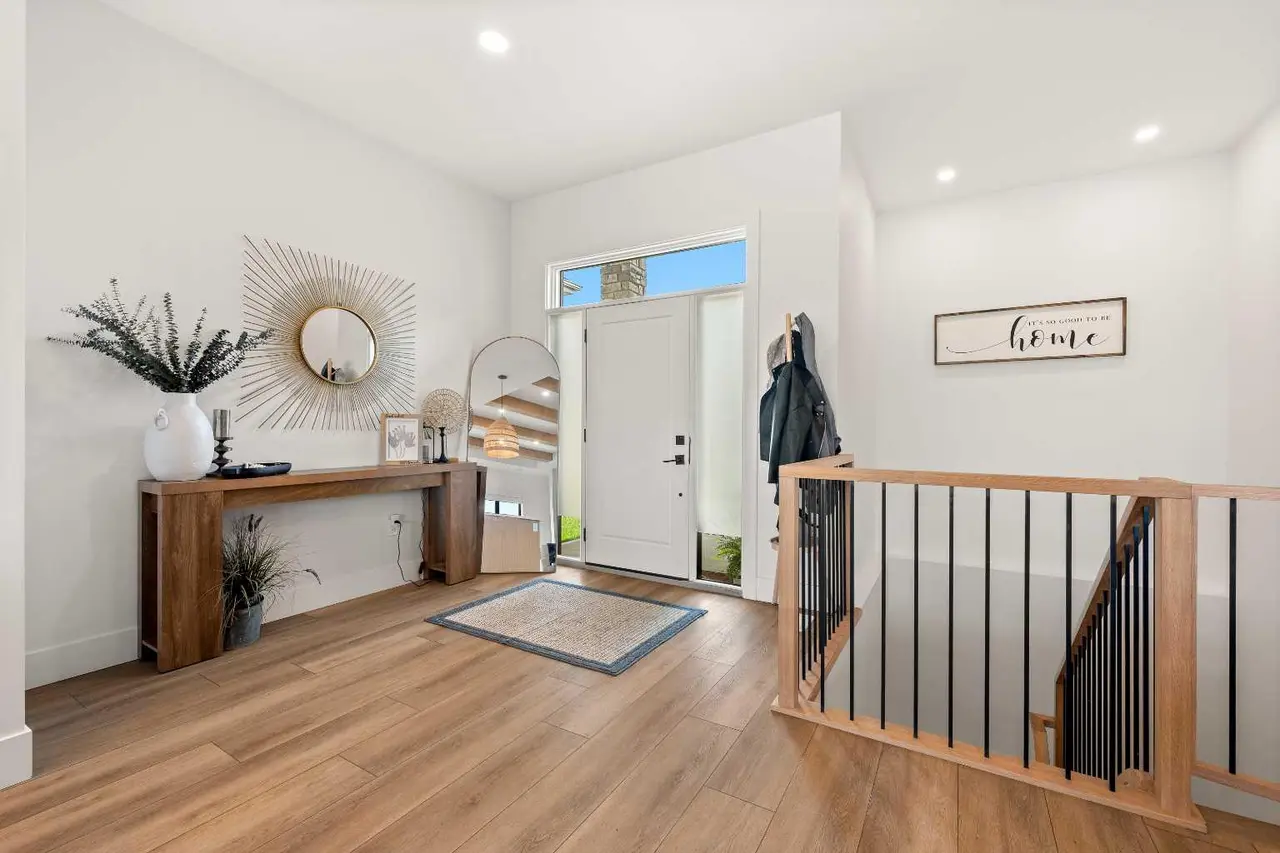 6106 13 Street Close 