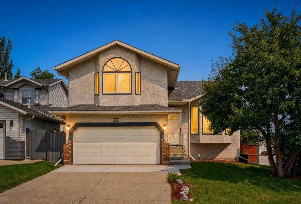 105 Riverview Court SE