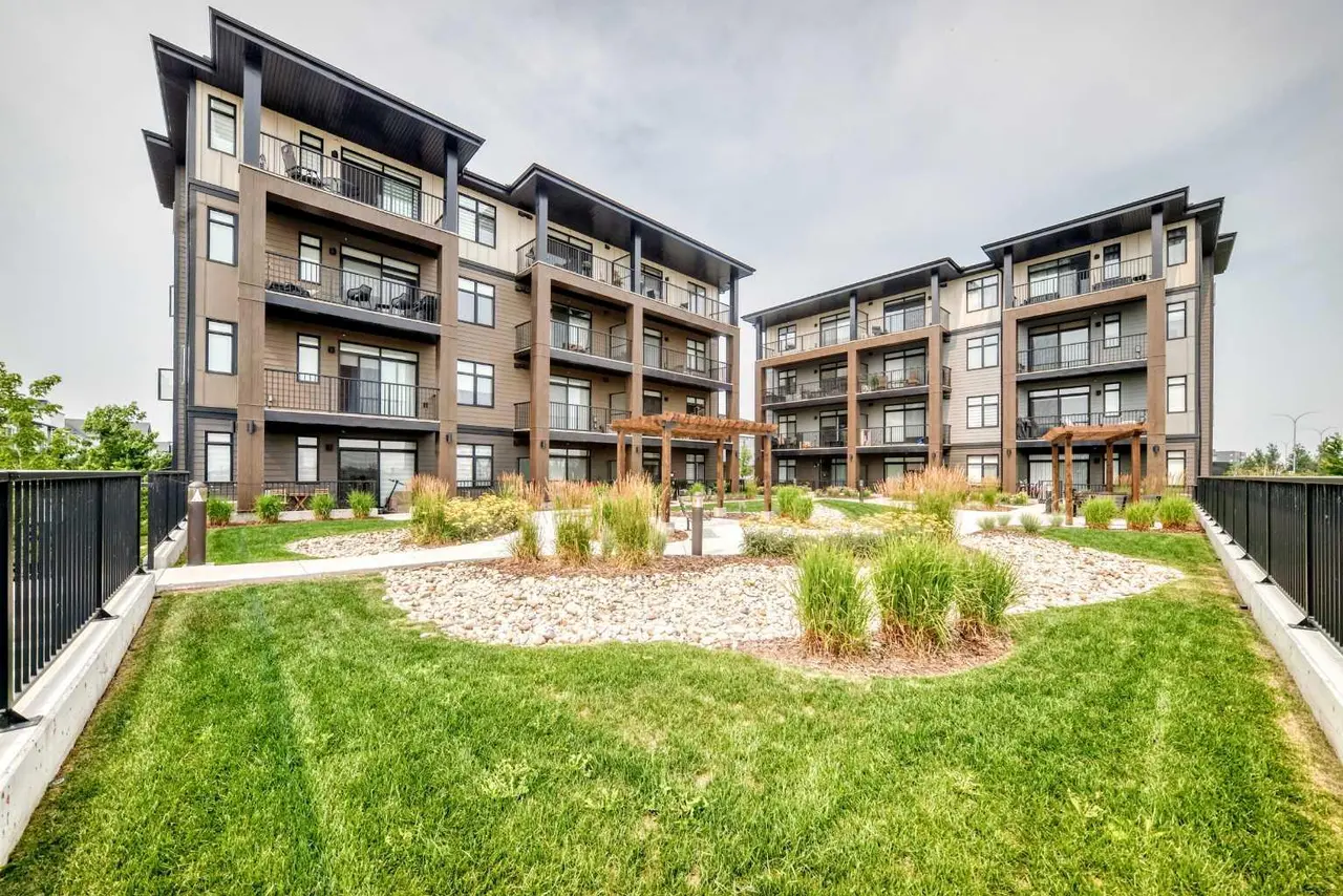6106, 200 Seton Circle SE