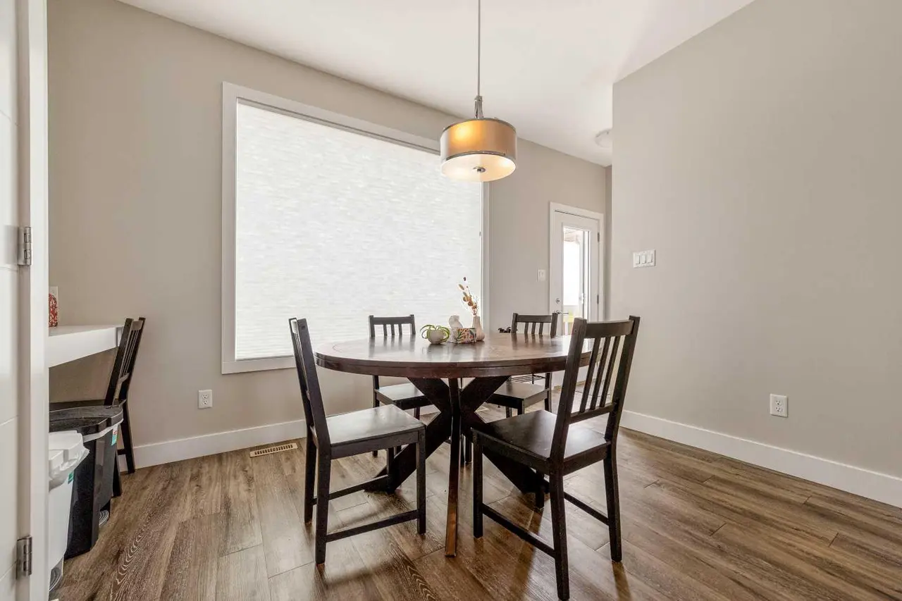 824 Coalbrook Close W