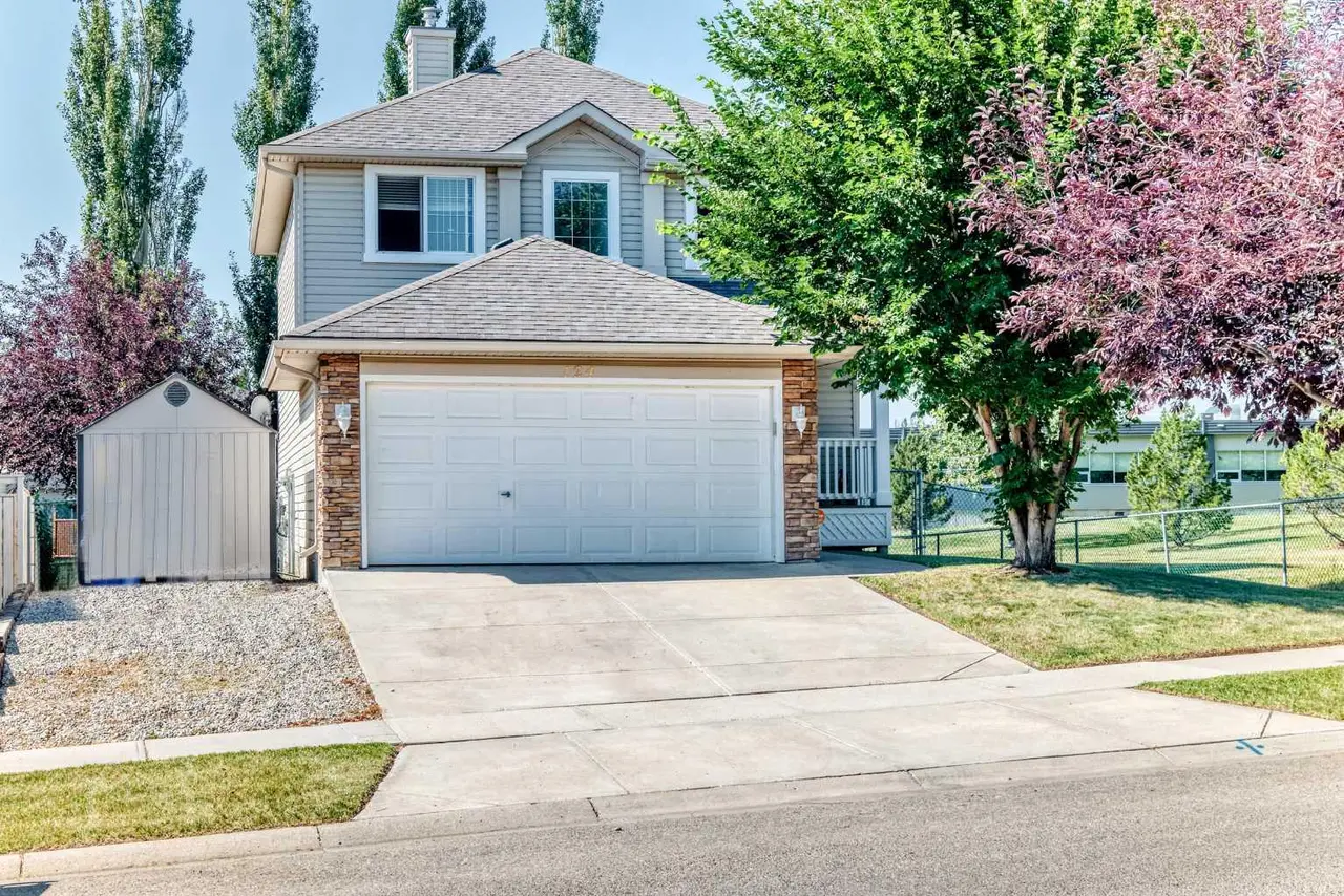 124 WEST LAKEVIEW Drive 