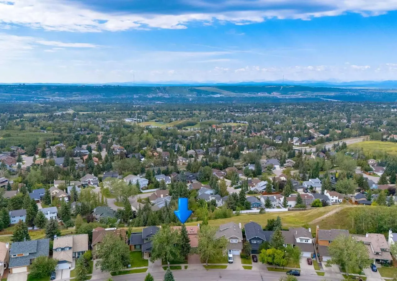 111 Hawksbrow Drive NW