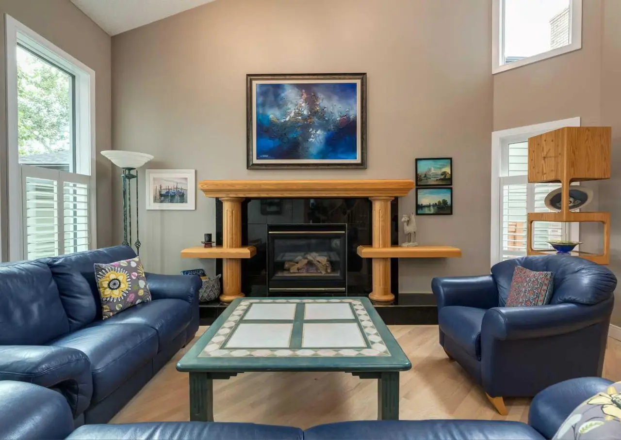 111 Hawksbrow Drive NW