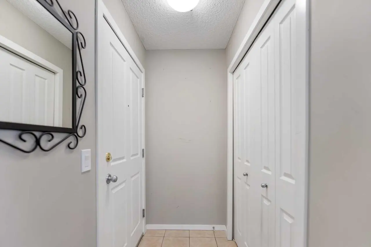 1213, 4 Kingsland Close SE