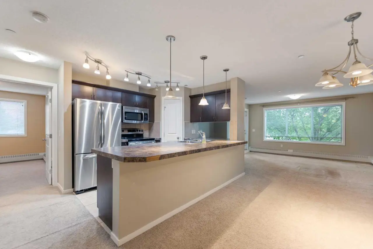 1213, 4 Kingsland Close SE