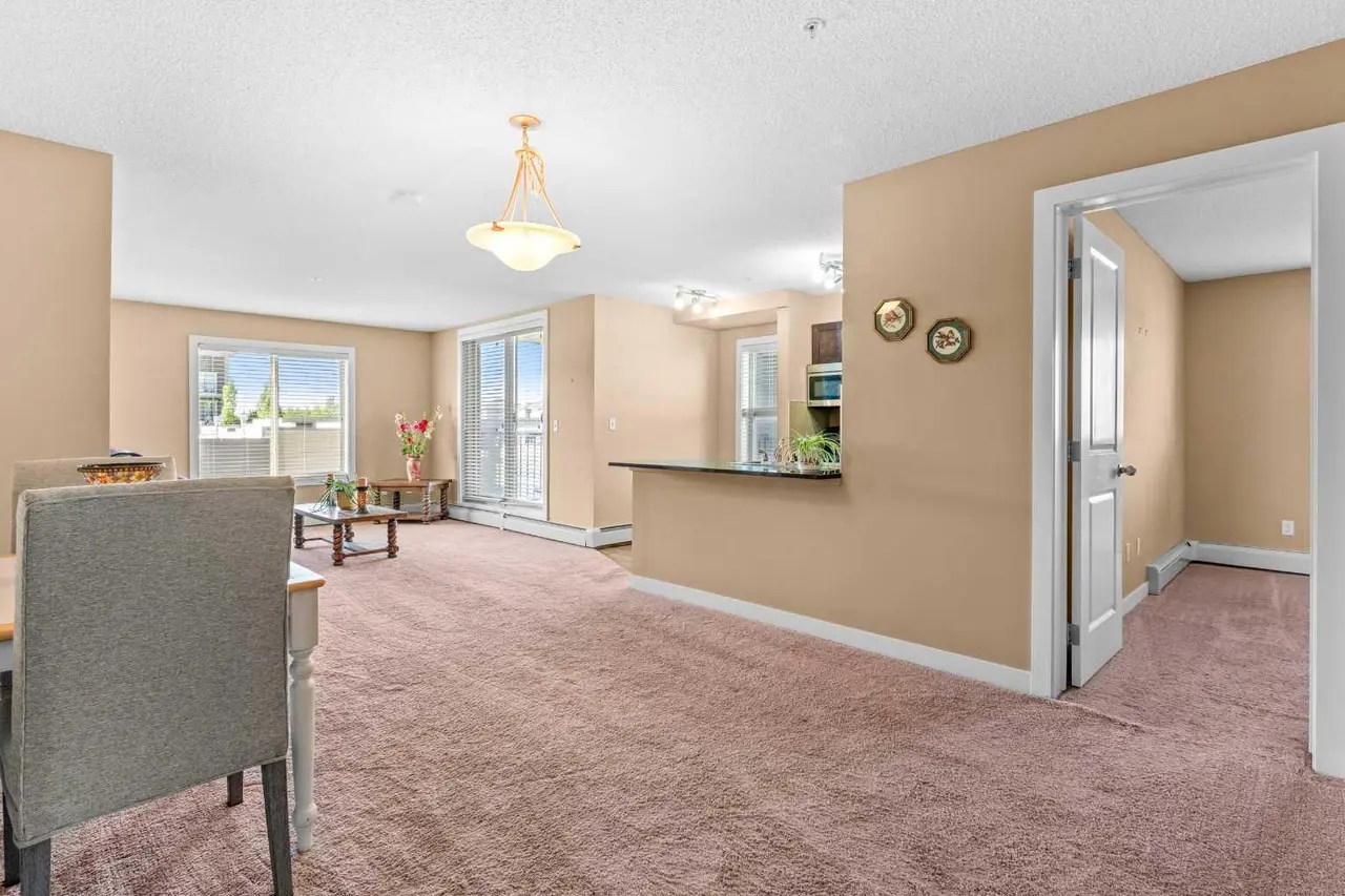 7202, 403 Mackenzie Way SW