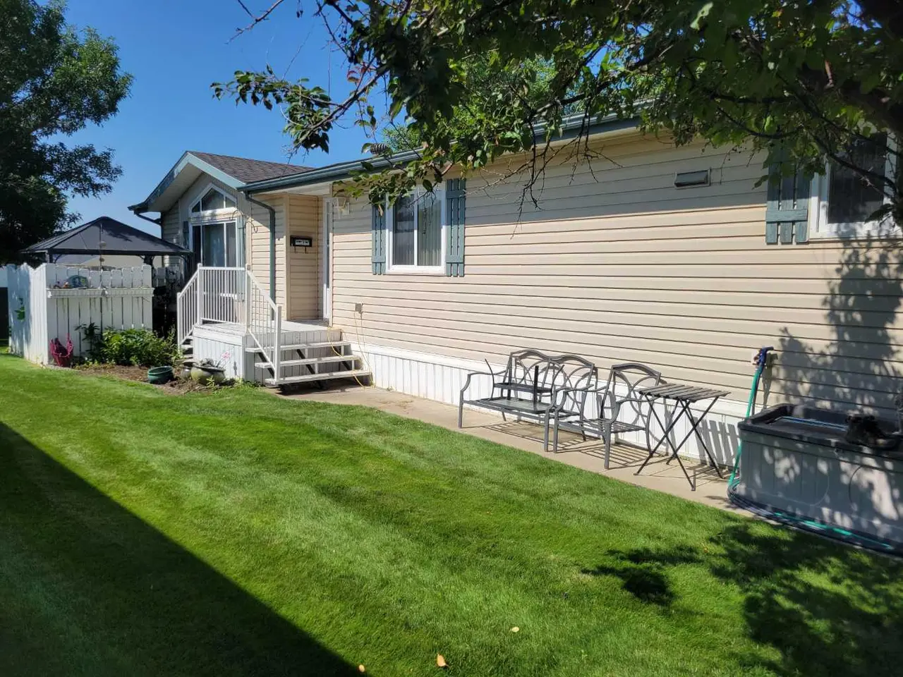 116, 1600 Strachan  SE