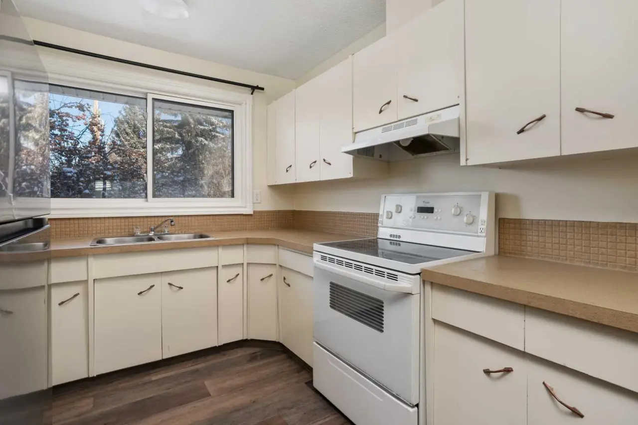36 Grandview Crescent 