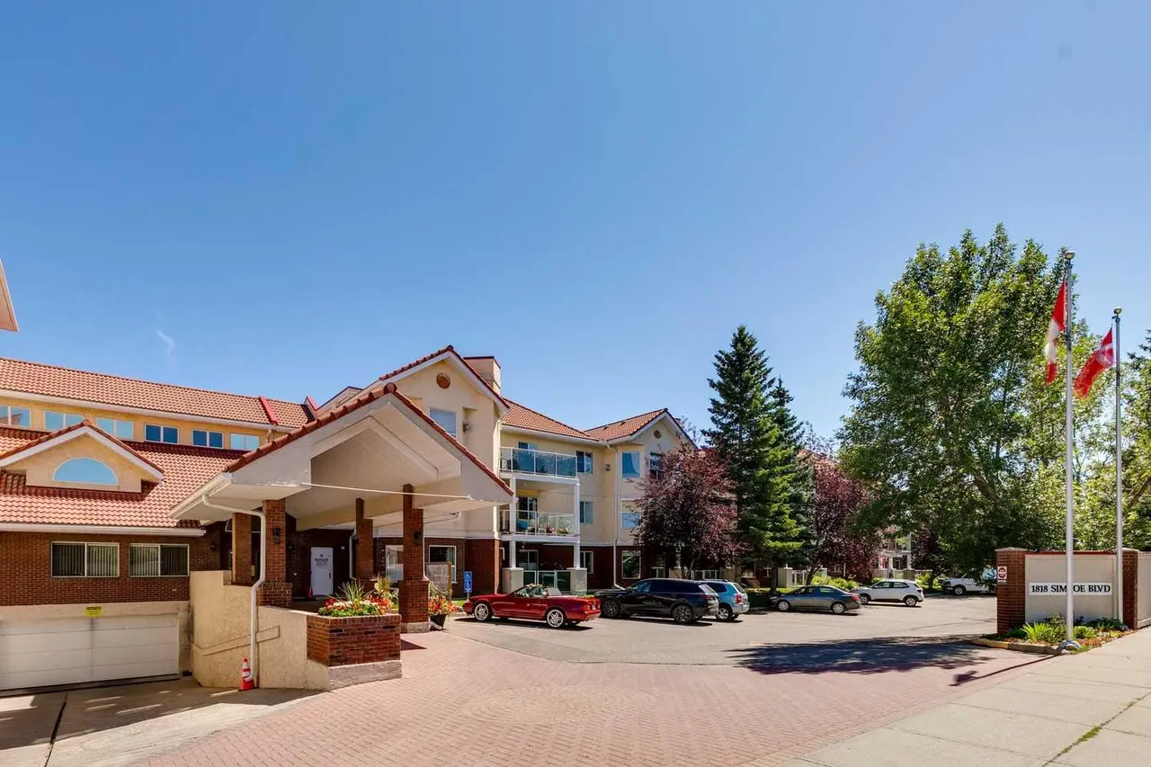 3238, 1818 Simcoe Boulevard SW
