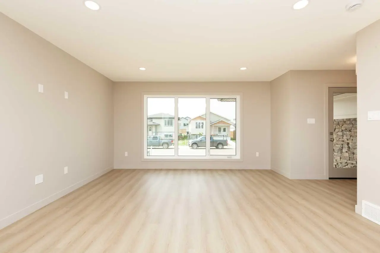757 Riverhills Landing W