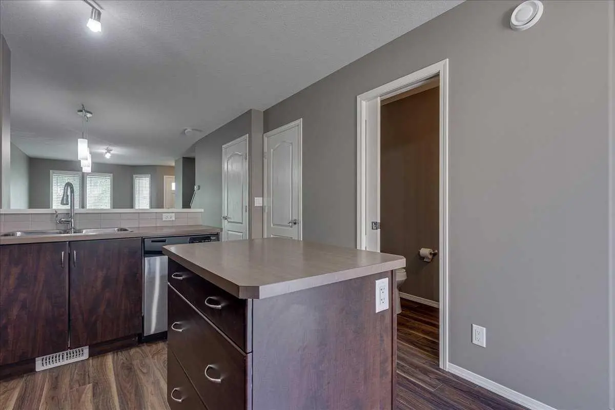 406, 30 Carleton Avenue 