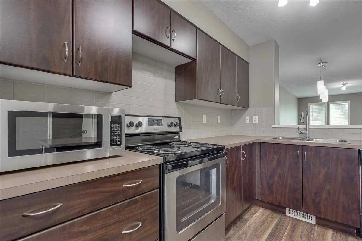 406, 30 Carleton Avenue 
