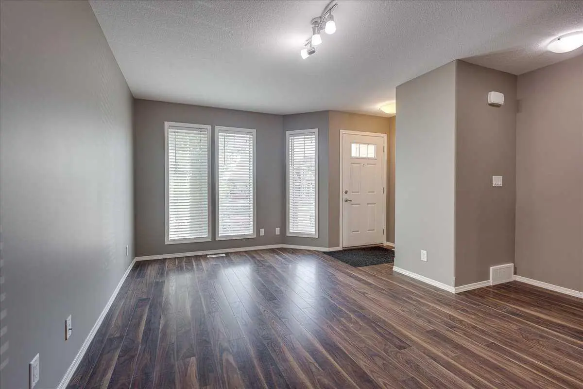 406, 30 Carleton Avenue 