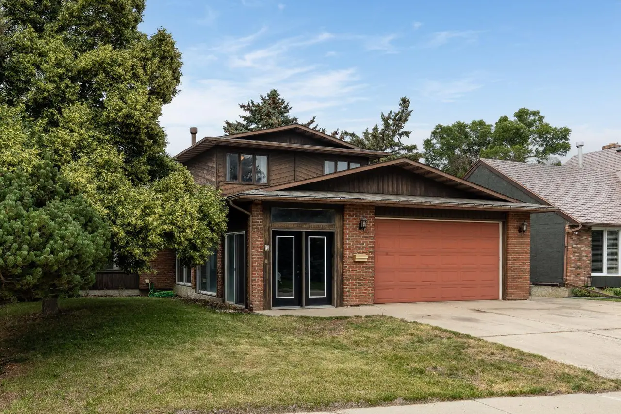 4 Greenwood Court SW