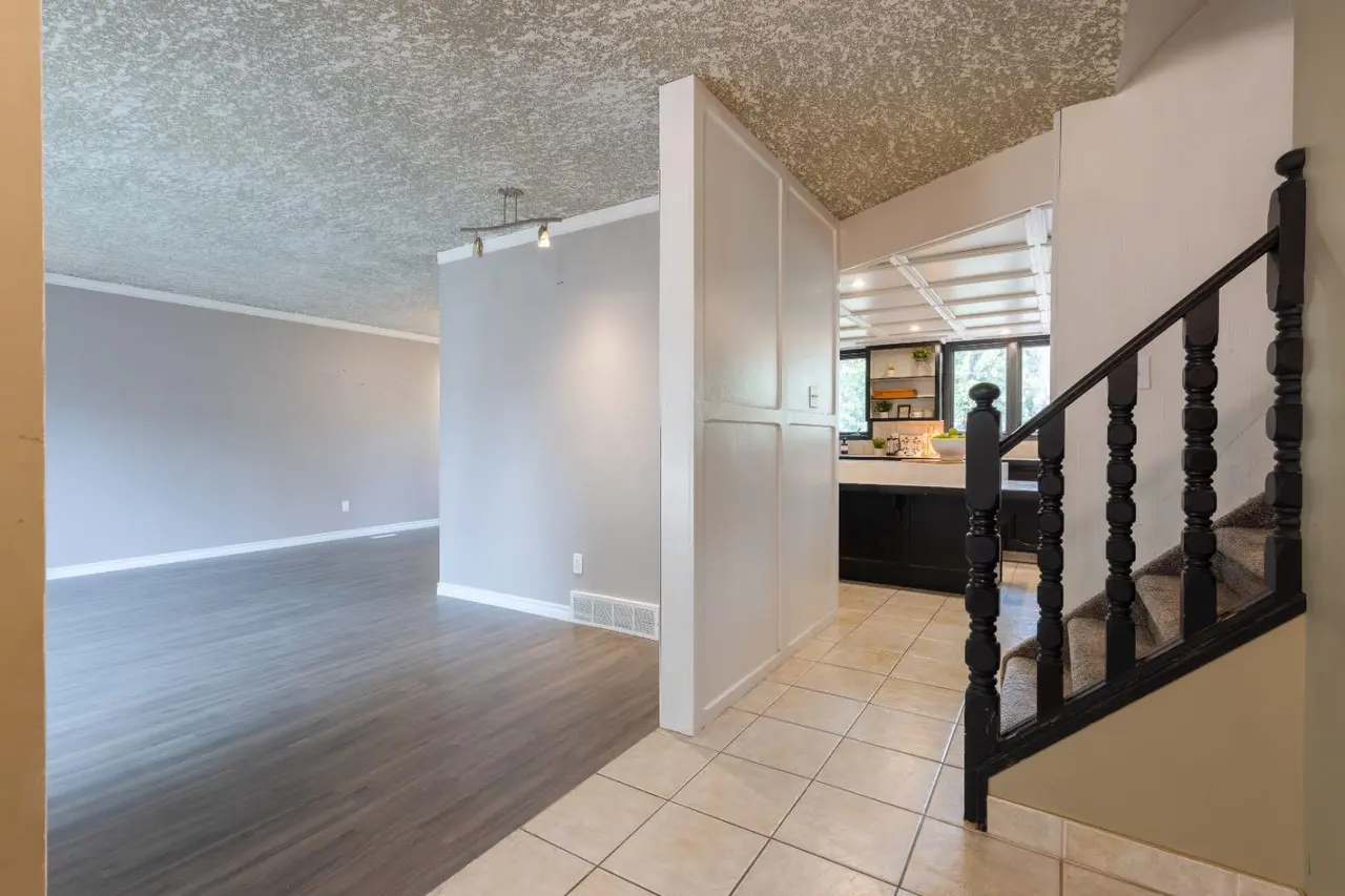 4 Greenwood Court SW